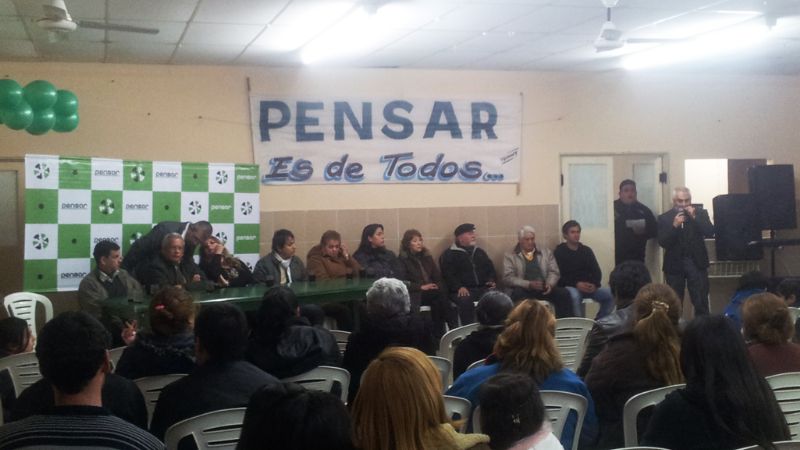 Los candidatos del FPV en acto del PENSAR en las Mil Viviendas