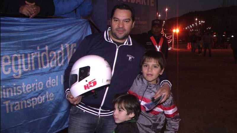 Se sortearon cascos en la Fiesta del Poncho