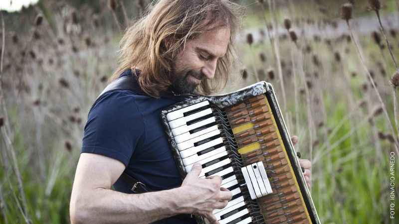 Chango Spasiuk dejará su impronta musical en la despedida del Poncho 2013
