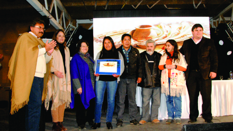 Se entregaron los Premios a los Artesanos del Poncho 2013