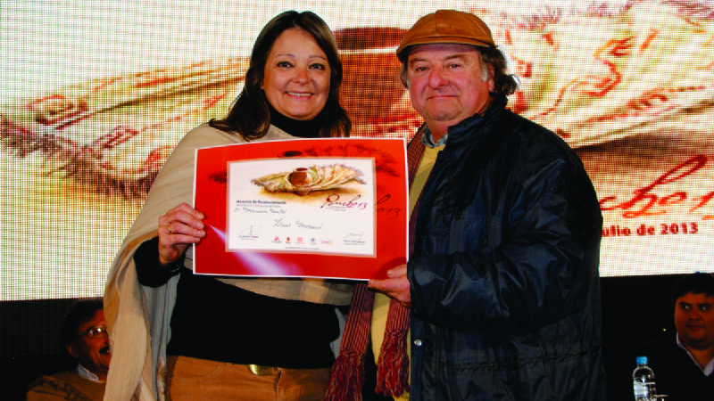 Se entregaron los Premios a los Artesanos del Poncho 2013
