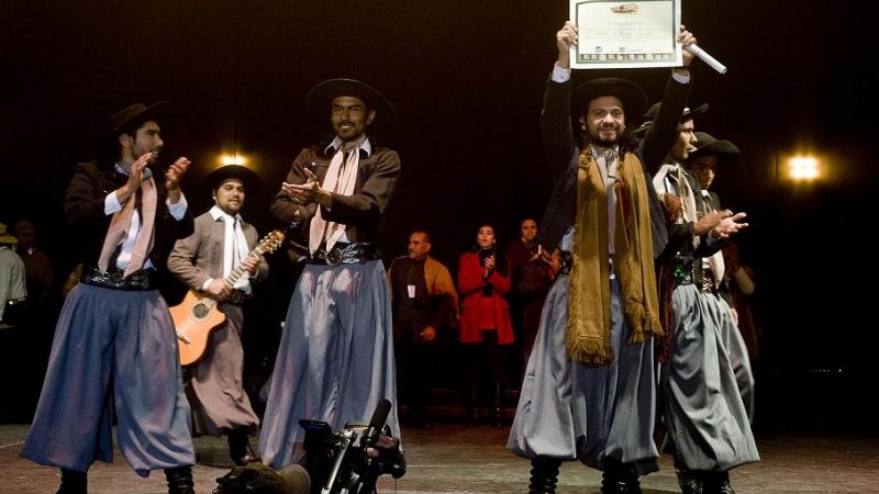 Juan Ignacio Molina y el Ballet El Gaucho, los consagrados del Poncho 2013