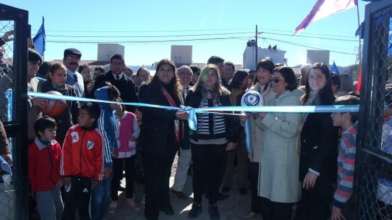 Inauguraron el playón deportivo “Alán Cordero Vaquel”
