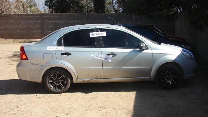 Sorprenden a tres sujetos con armas de guerra y droga