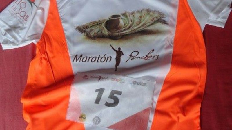 Entregan remeras y números del maratón Poncho 2013