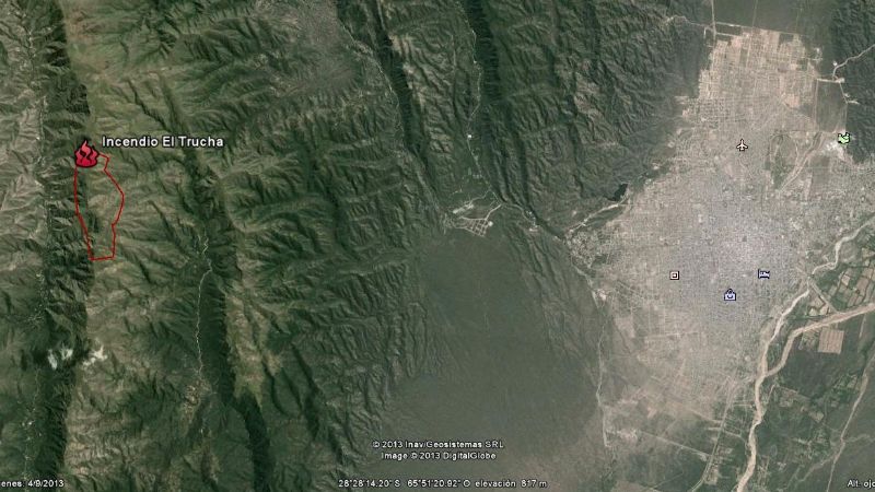 Voraz incendio en la cumbre del cerro Ambato