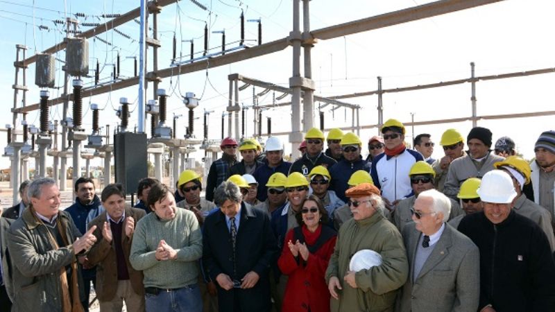 Vecinos de San Martin cortaron el paso a operarios de la EC SAPEM