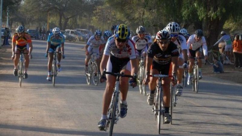 Se presenta Vuelta de Catamarca de ciclismo