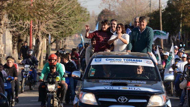 El FPV comenzó a recorrer la ciudad en \"caravanas\"