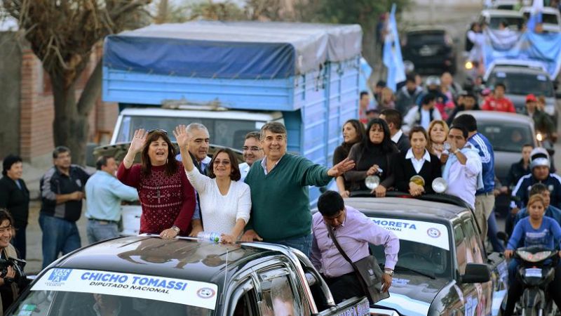 El FPV comenzó a recorrer la ciudad en \"caravanas\"