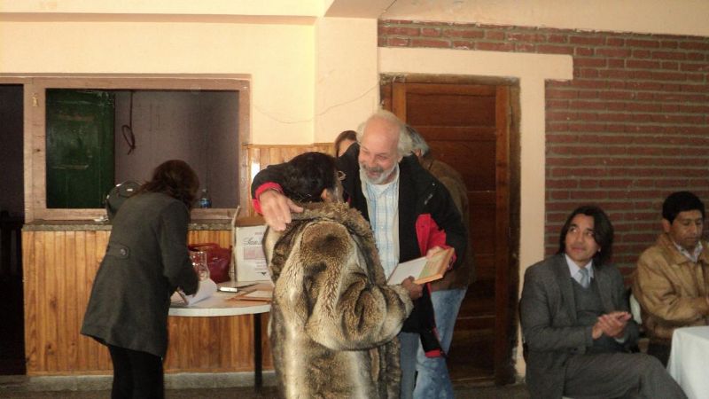 Entrega de créditos a emprendedores del banquito vecinal 