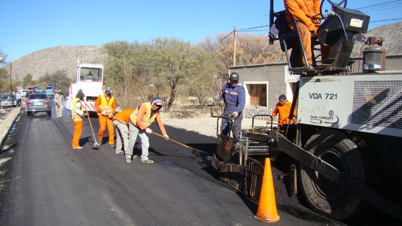 Avanza la pavimentación del tramo Las Mojarras – Quilmes