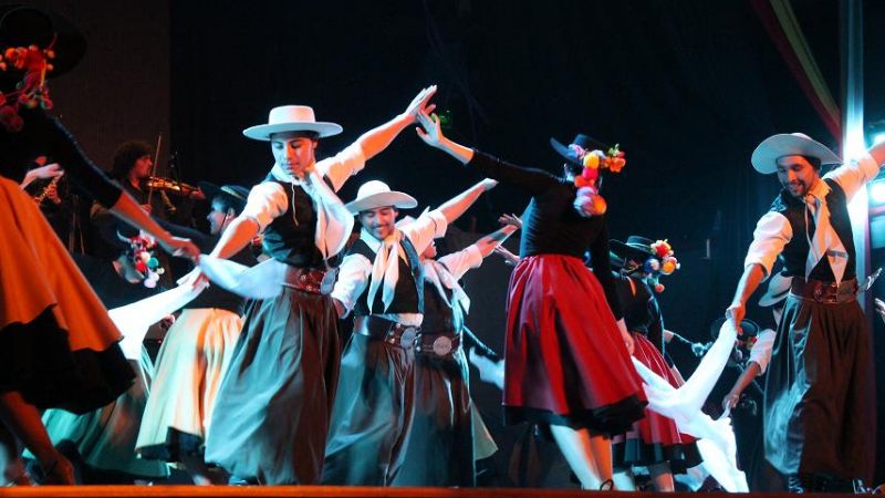 La noche de la ciudad se vivió con grandes actuaciones