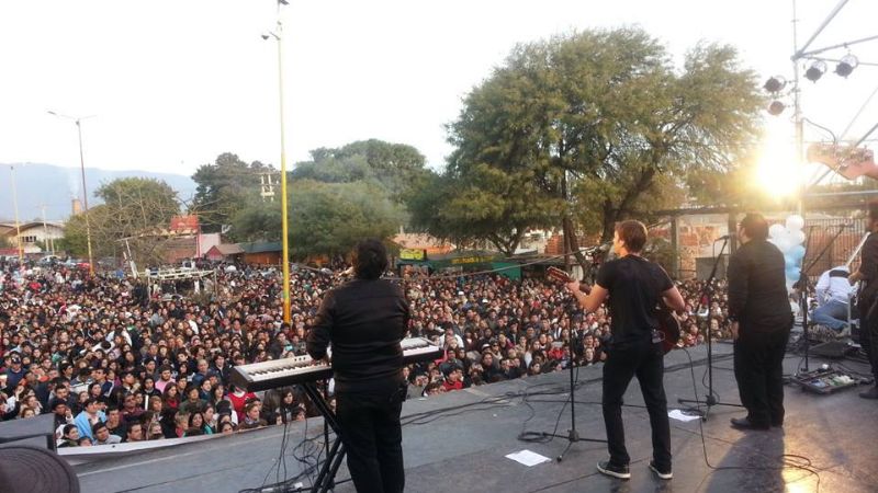 Una multitud vivió la Fiesta del Tamal junto a Los Huayra