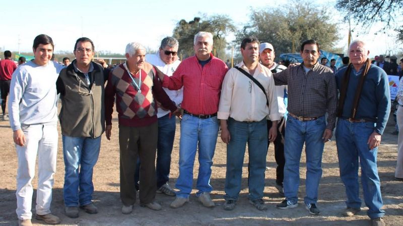 Olveira entregó subsidios a clubes 