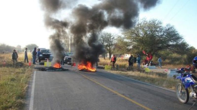 Tabacaleros levantaron corte pero volverían mañana