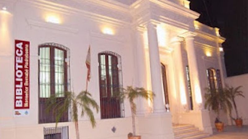 Jalil entregó libros a bibliotecas municipales