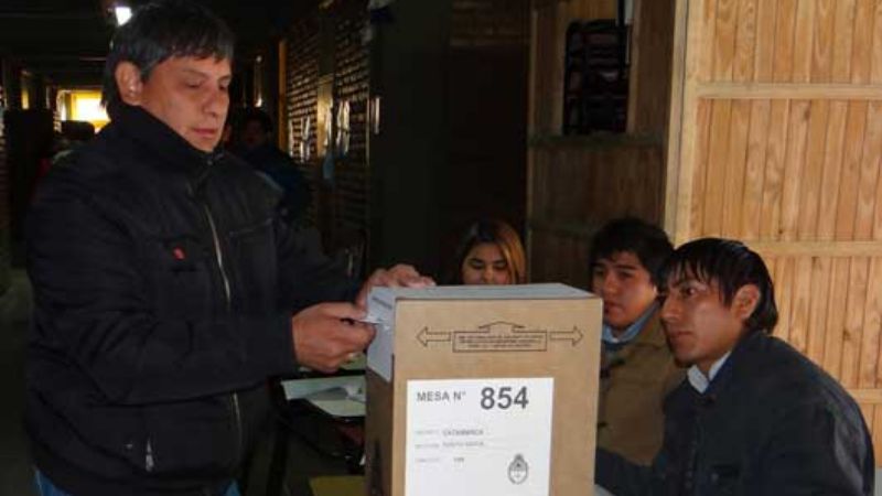 Andersch, uno de los primeros en votar en Santa María