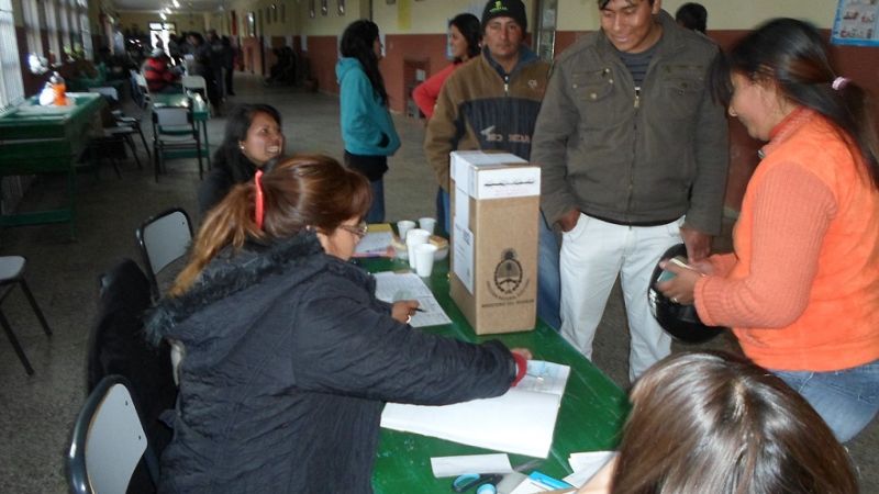 Más de 300.000 catamarqueños eligen precandidatos en las PASO