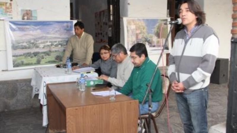 Entrega de tarjetas Pro-familia en Santa María