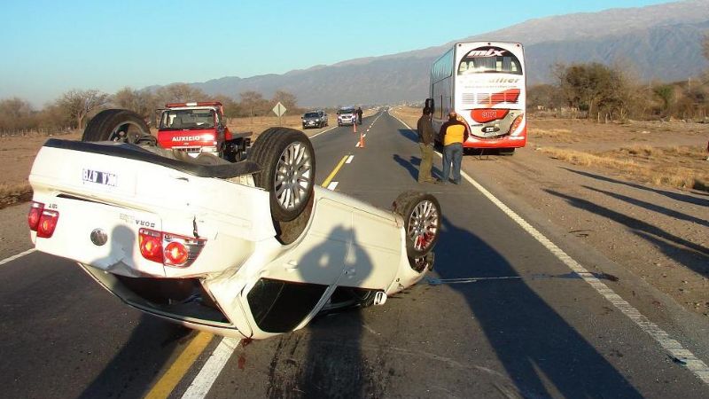 Un caballo provocó un grave accidente