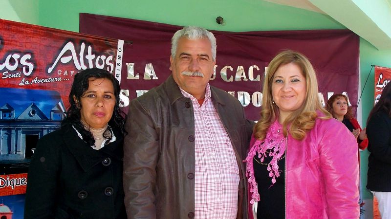 Inauguran salas de computación y producción textil en Manantiales