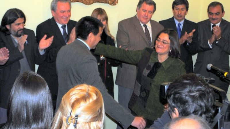 Color y calor peronista en la asunción de Gustavo Saadi