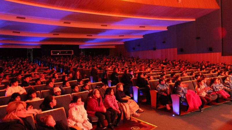 Más de 2 mil chicos disfrutaron de obra de teatro infantil