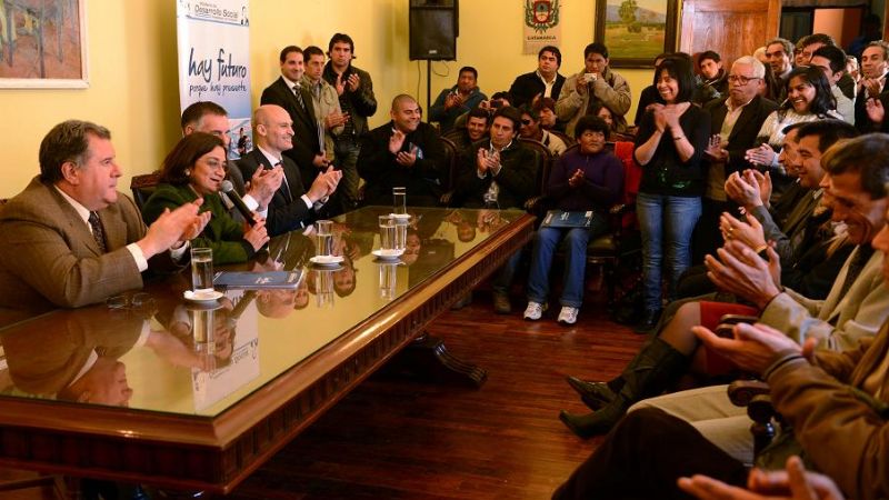 Corpacci firmó convenios que benefician a cooperativas del interior