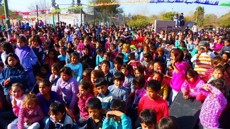 Cientos de niños dibujaron una sonrisa