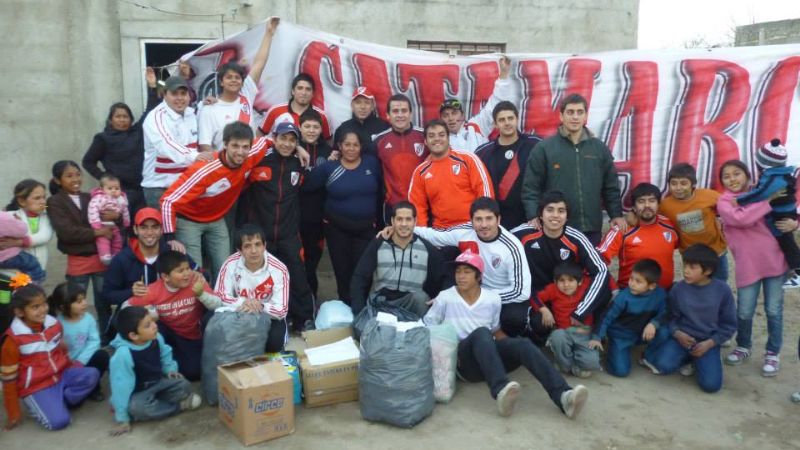 Hinchas millonarios, solidarios con los niños
