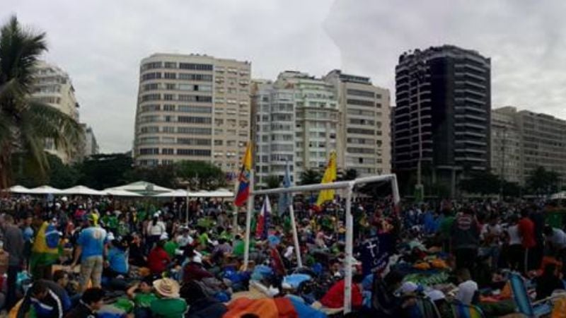 Sacerdote catamarqueño con el Papa Francisco en Brasil