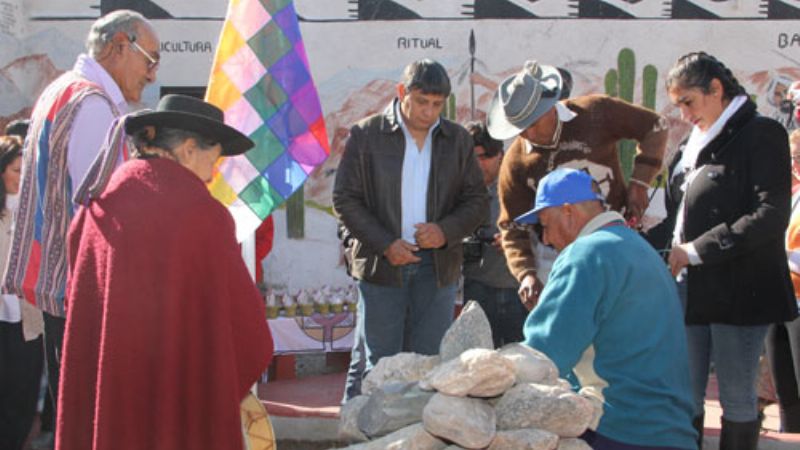 Homenajes a la Pachamama en Plaza “Chalimín”