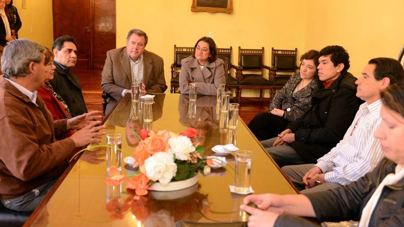 Emprendedores locales confeccionan indumentaria para el sector minero  