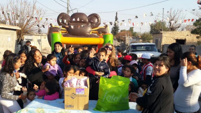 Veaute festejó con niños del sur de la ciudad 