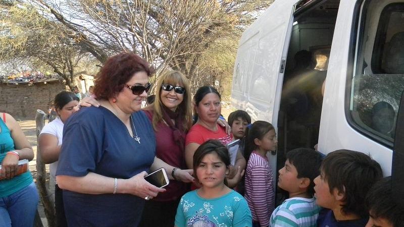 Asisten a barrios carenciados 
