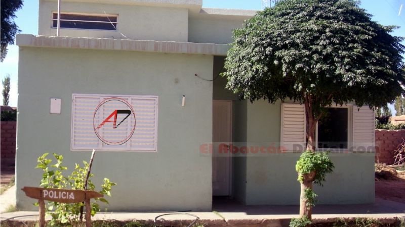 Robaron e incendiaron una casa en Palo Blanco