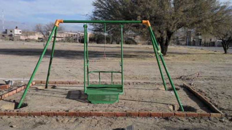 Ultiman detalles en la Plazoleta Integradora en Santa María