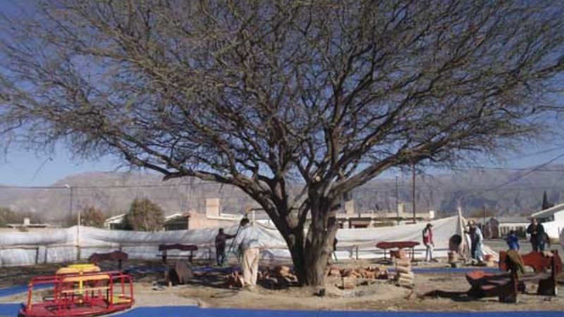 Ultiman detalles en la Plazoleta Integradora en Santa María
