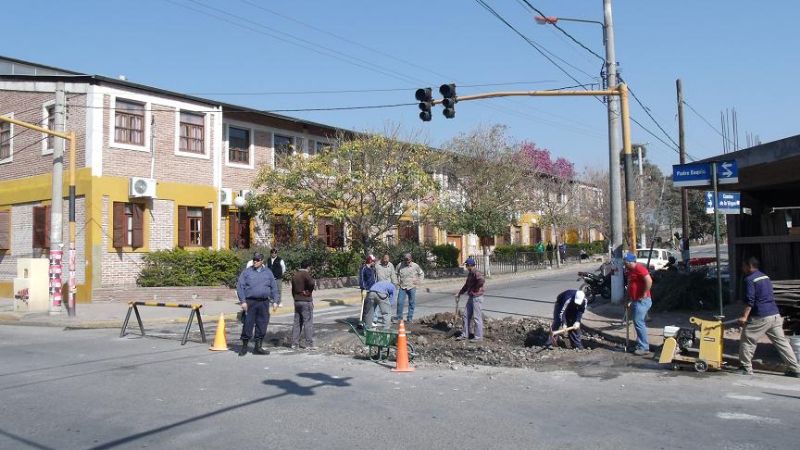 Construyen badenes de seguridad en Valle Viejo