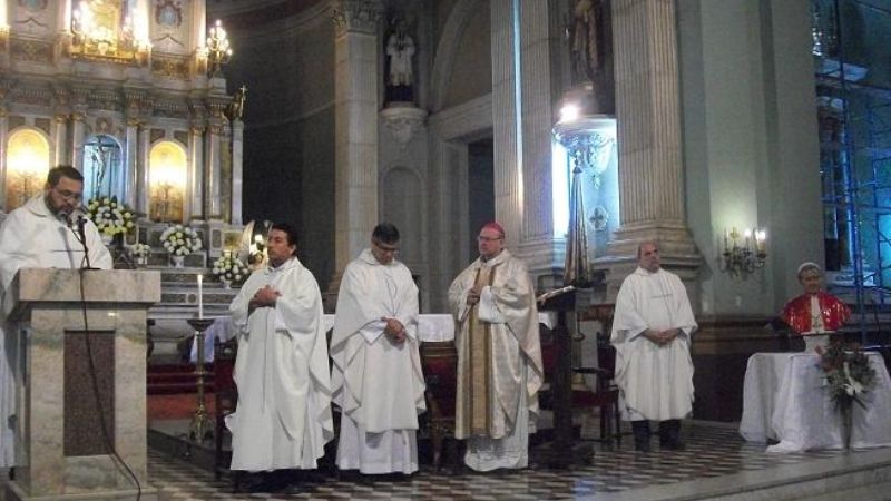 Urbanc presidió la misa por el Día del Catequista a los pies de la Virgen