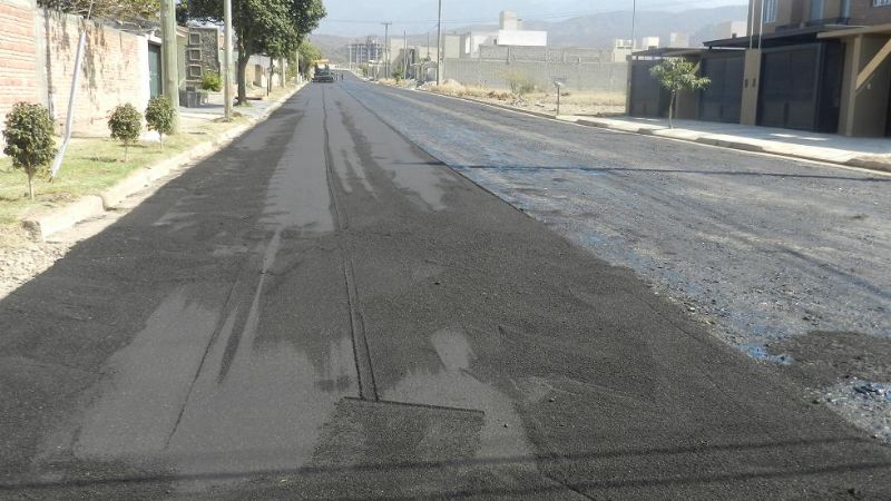 Continúan los trabajos de pavimentación en la ciudad