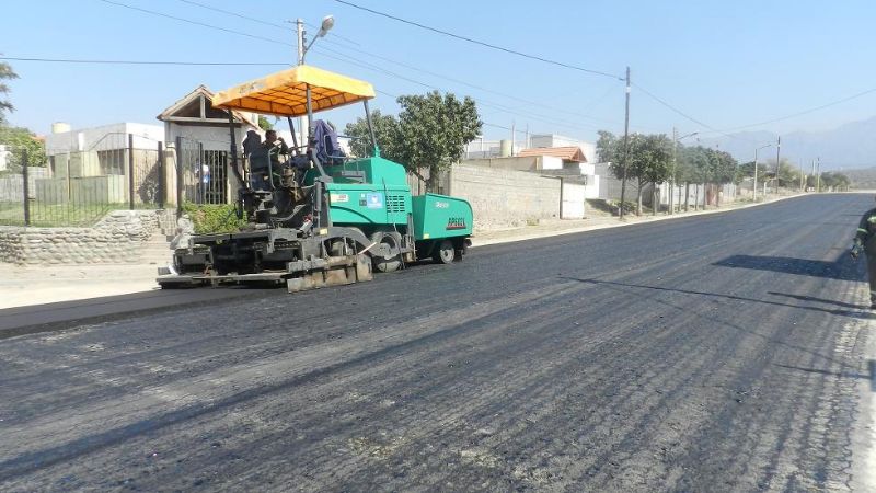 Continúan los trabajos de pavimentación en la ciudad