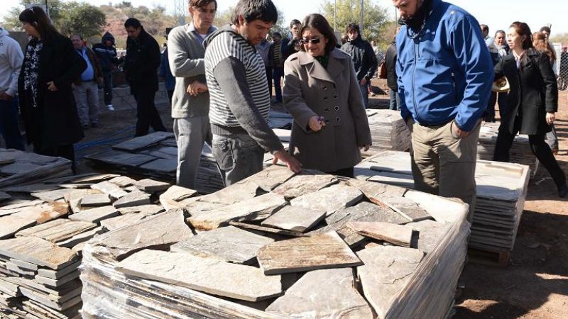 Corpacci inauguró nuevo edificio escolar