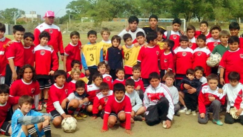 La Banda de River agasajó a sus niños