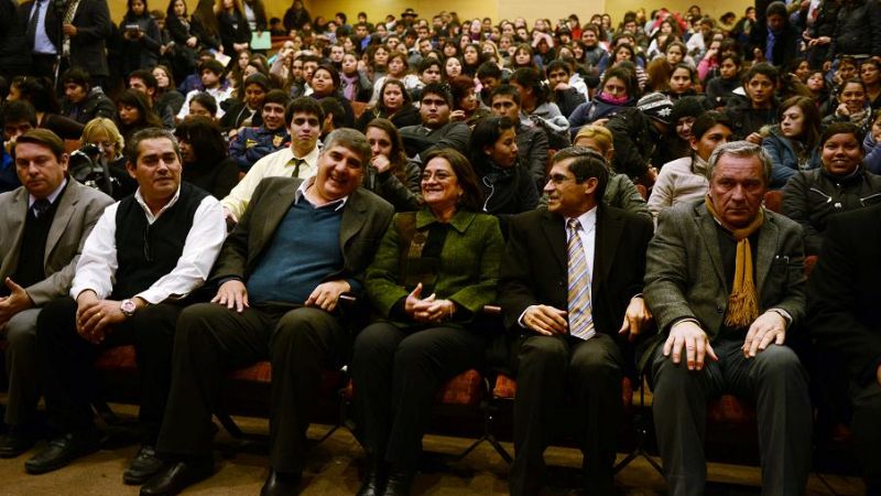 Lucía entregó las Becas “Catamarca Crece”