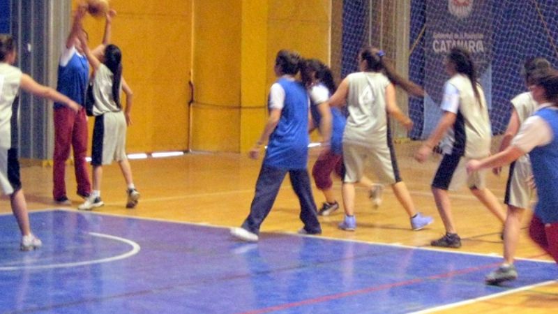 Los Interescolares en Basquet Femenino y Masculino