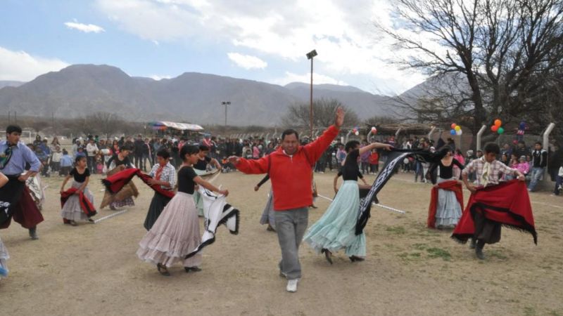 Muña dibujó una sonrisa a los niños de Famatanca