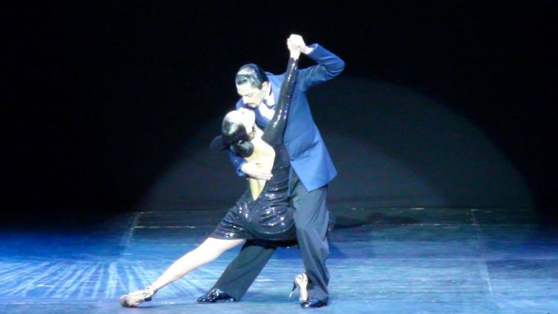 Pareja de catamarqueños en la final del Mundial de Tango