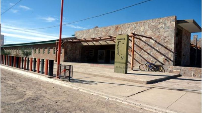 En Fiambalá, alumno amenazó a sus compañeros con un arma de fuego